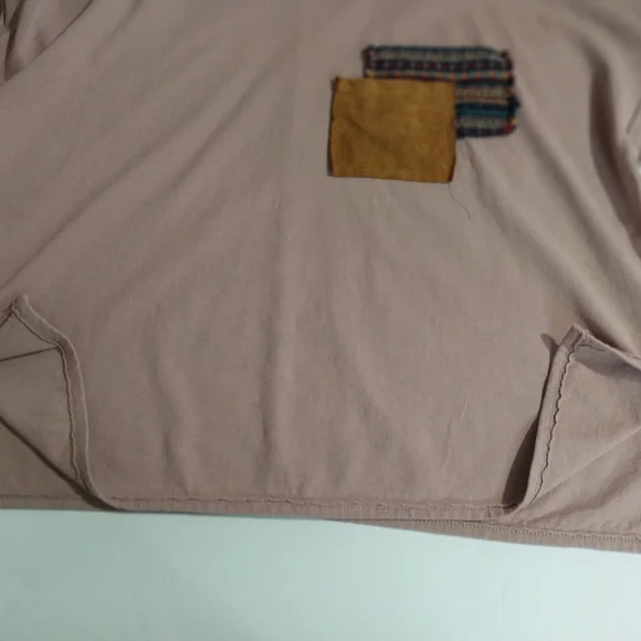 Easel Women's Oversized Size Large Dusty Pink Top with Pocket Accent - Picture 5 of 12